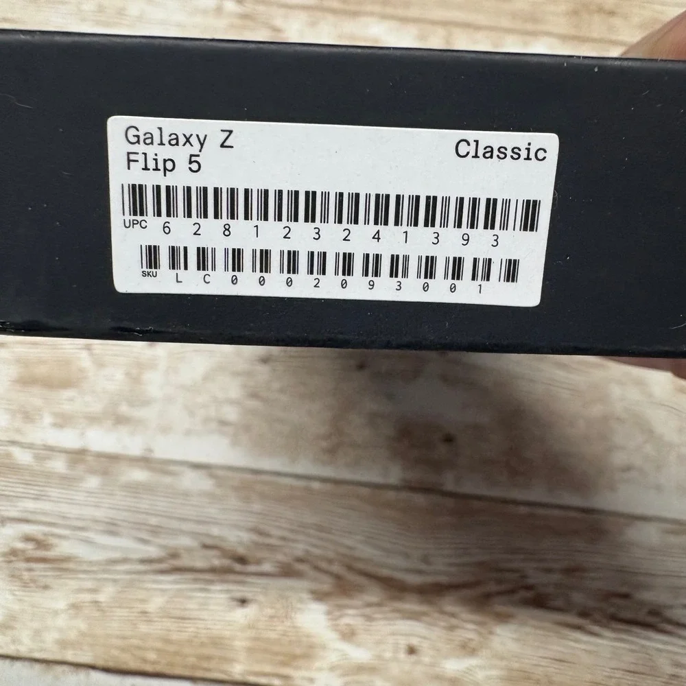Latercase Galaxy Z Flip 5 Classic Phone Case Impossibly Thin New Open Box‎